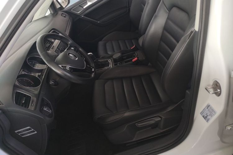 Volkswagen Golf 2016 car image #19