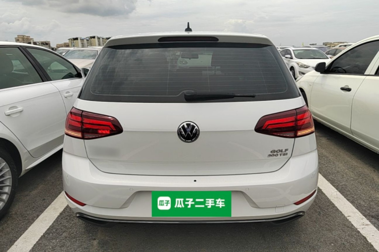 Volkswagen Golf 2019 car image #4