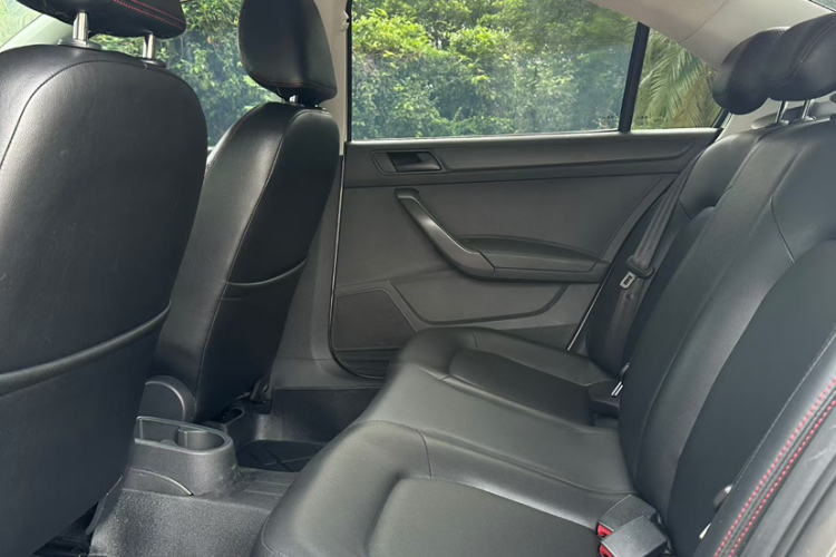 Volkswagen Santana 2016 car image #11