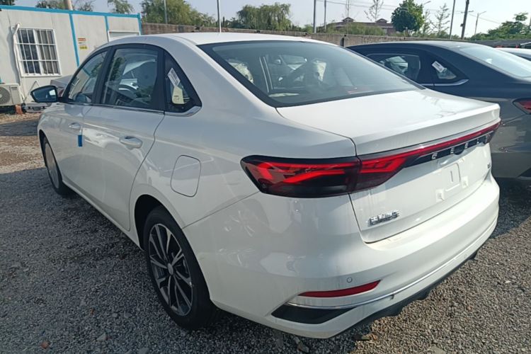 GEELY Emgrand 2026 #5 GEELY Emgrand 2026 car image #5