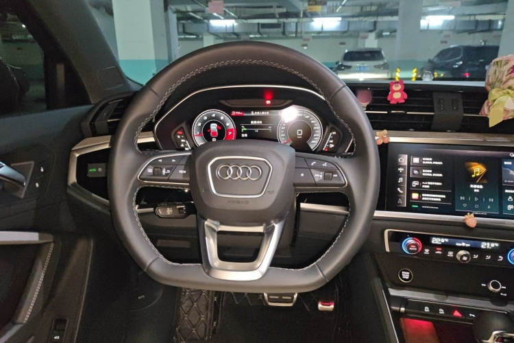 Audi Q3 2025 car image #15