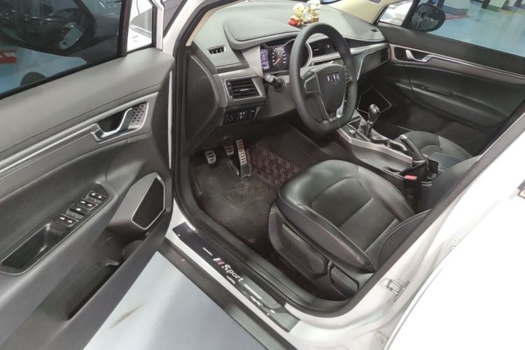 GEELY Emgrand GS 2018 car image #16