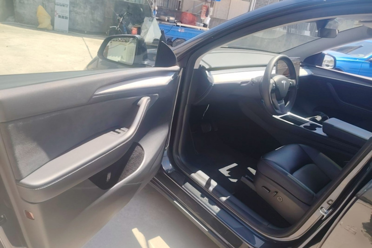 Tesla Model Y 2024 #16 Tesla Model Y 2024 immagine di auto #16