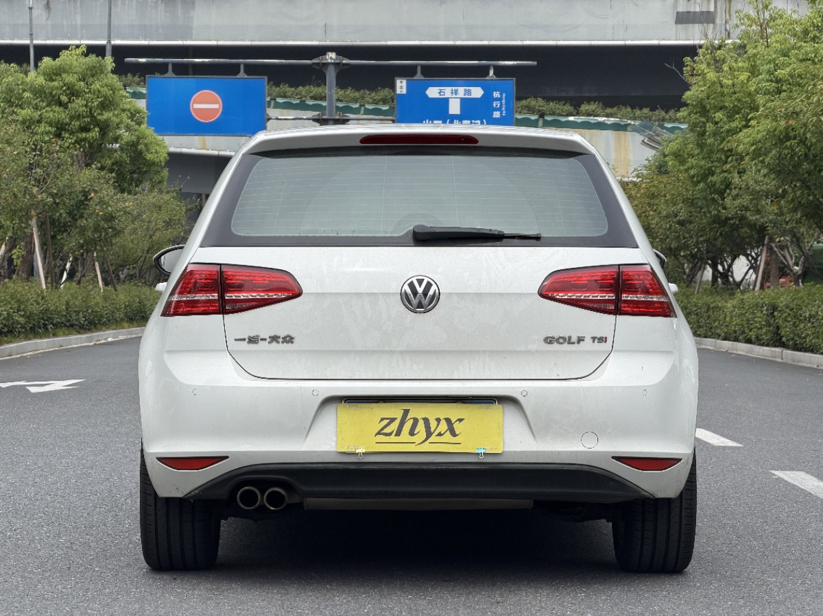 Volkswagen Golf 2014 car image #6