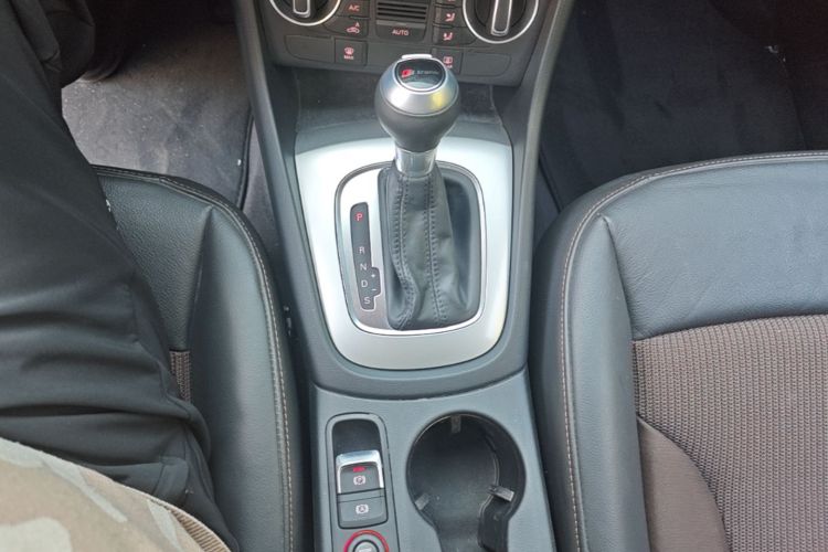 Audi Q3 2019 car image #14