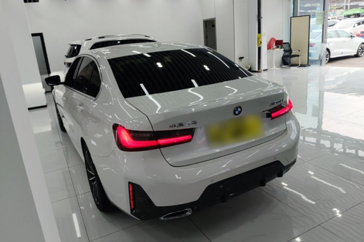 BMW 3 Series 2024 #5 BMW 3 Series 2024 car image #5