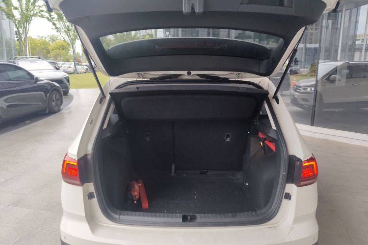 Volkswagen Tharu 2019 immagine di auto #21