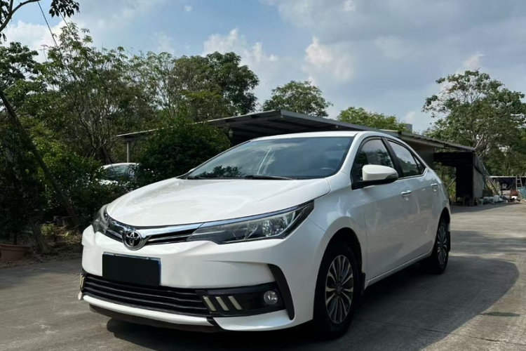 Toyota Corolla 2017 #2 Toyota Corolla 2017 car image #2