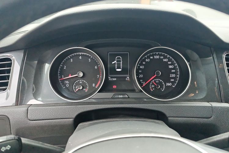 Volkswagen Golf 2019 car image #14
