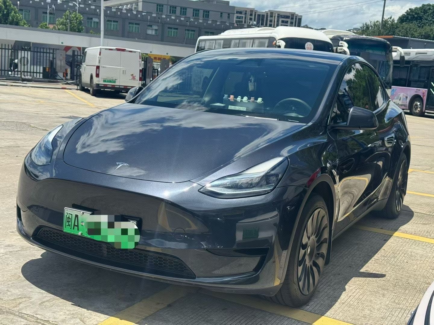 Tesla Model Y 2024 car image 