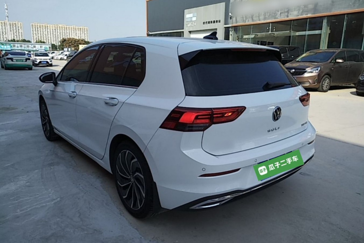 Volkswagen Golf 2022 car image #5