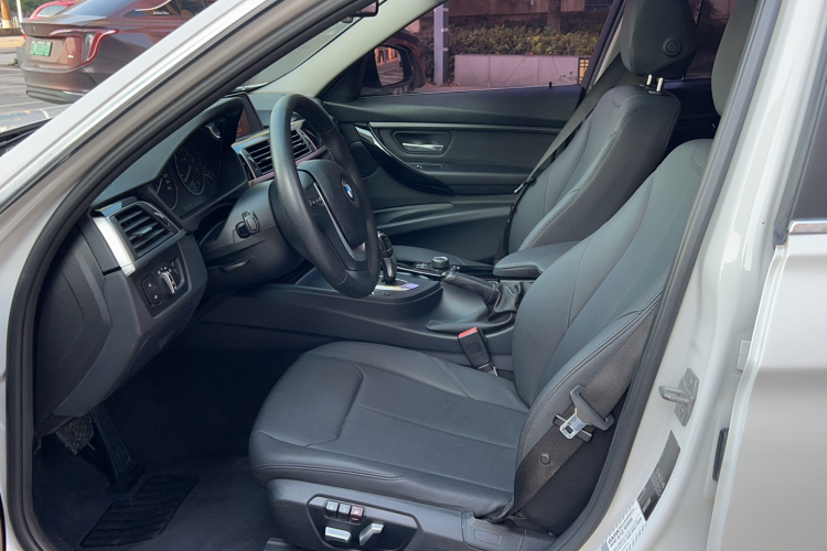 BMW 3 Series 2017 #18 BMW 3 Series 2017 immagine di auto #18