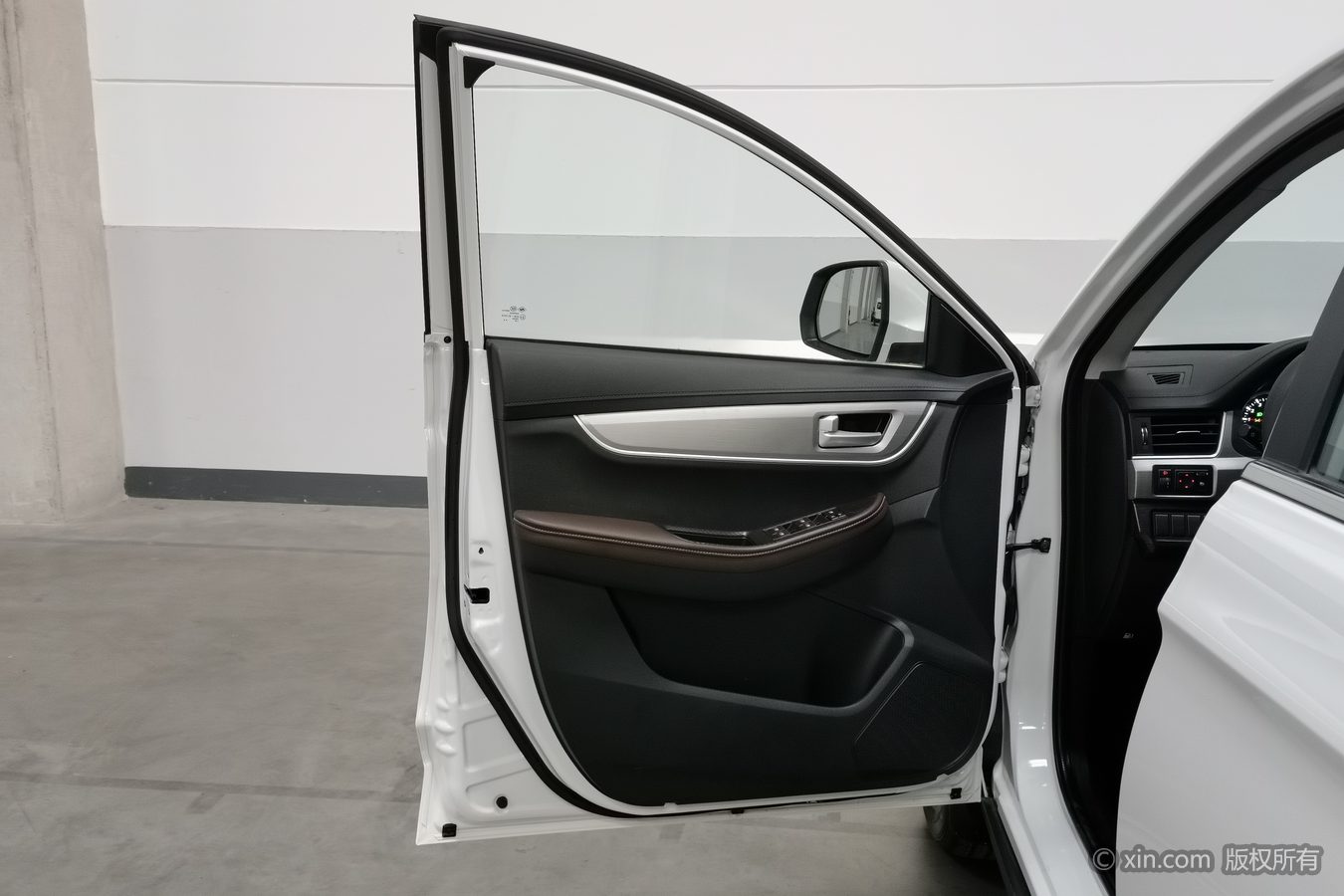 Forthing T5 2024 #8 Forthing T5 2024 immagine di auto #8