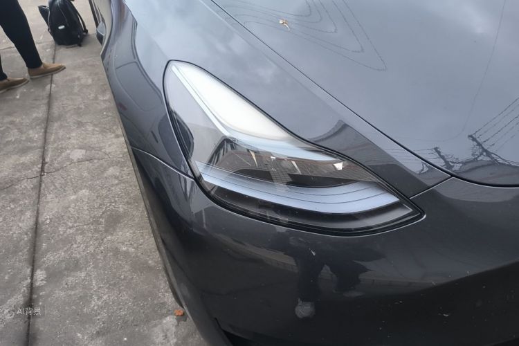 Tesla Model Y 2024 car image #8