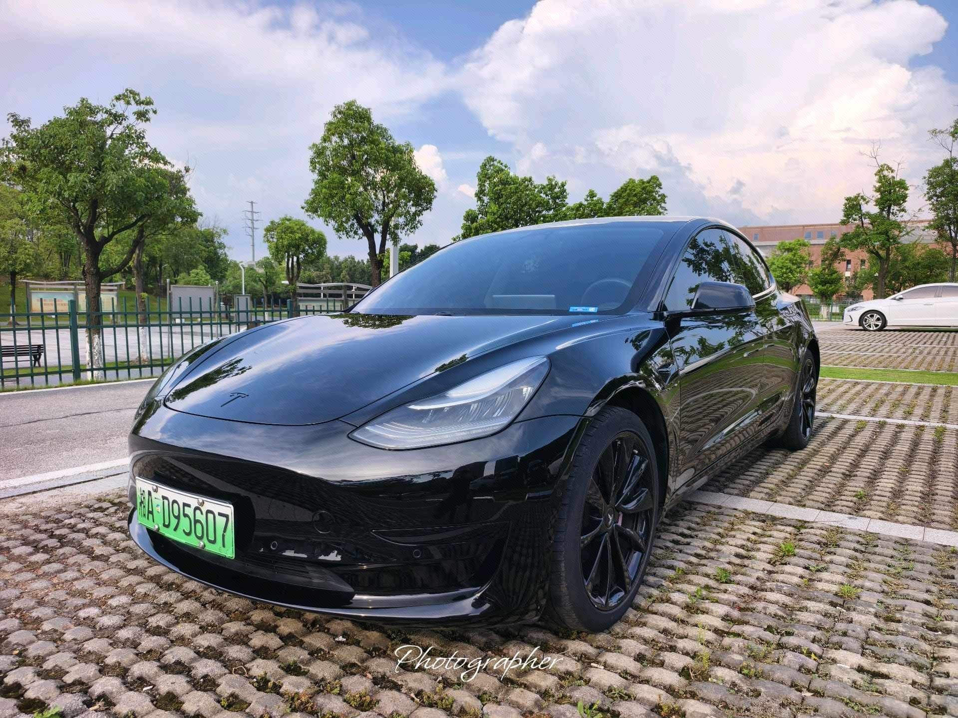 Tesla Model 3 2020 immagine di auto 