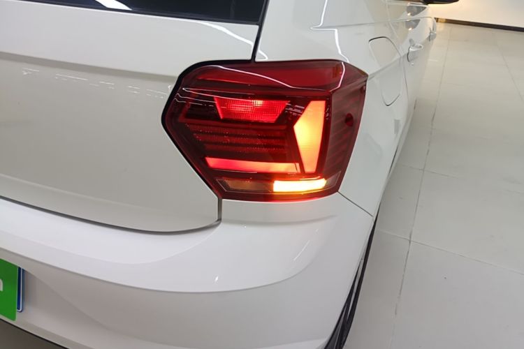 Volkswagen Polo 2021 car image #8