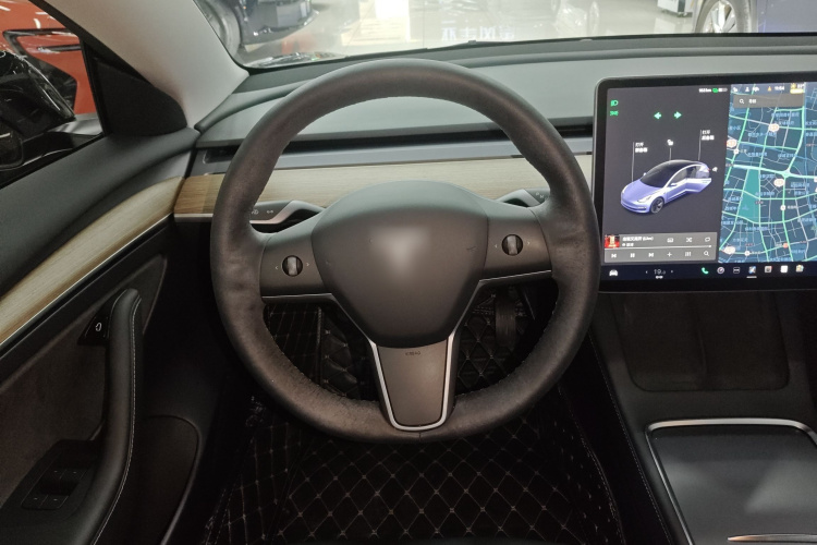 Tesla Model 3 2021 car image #11