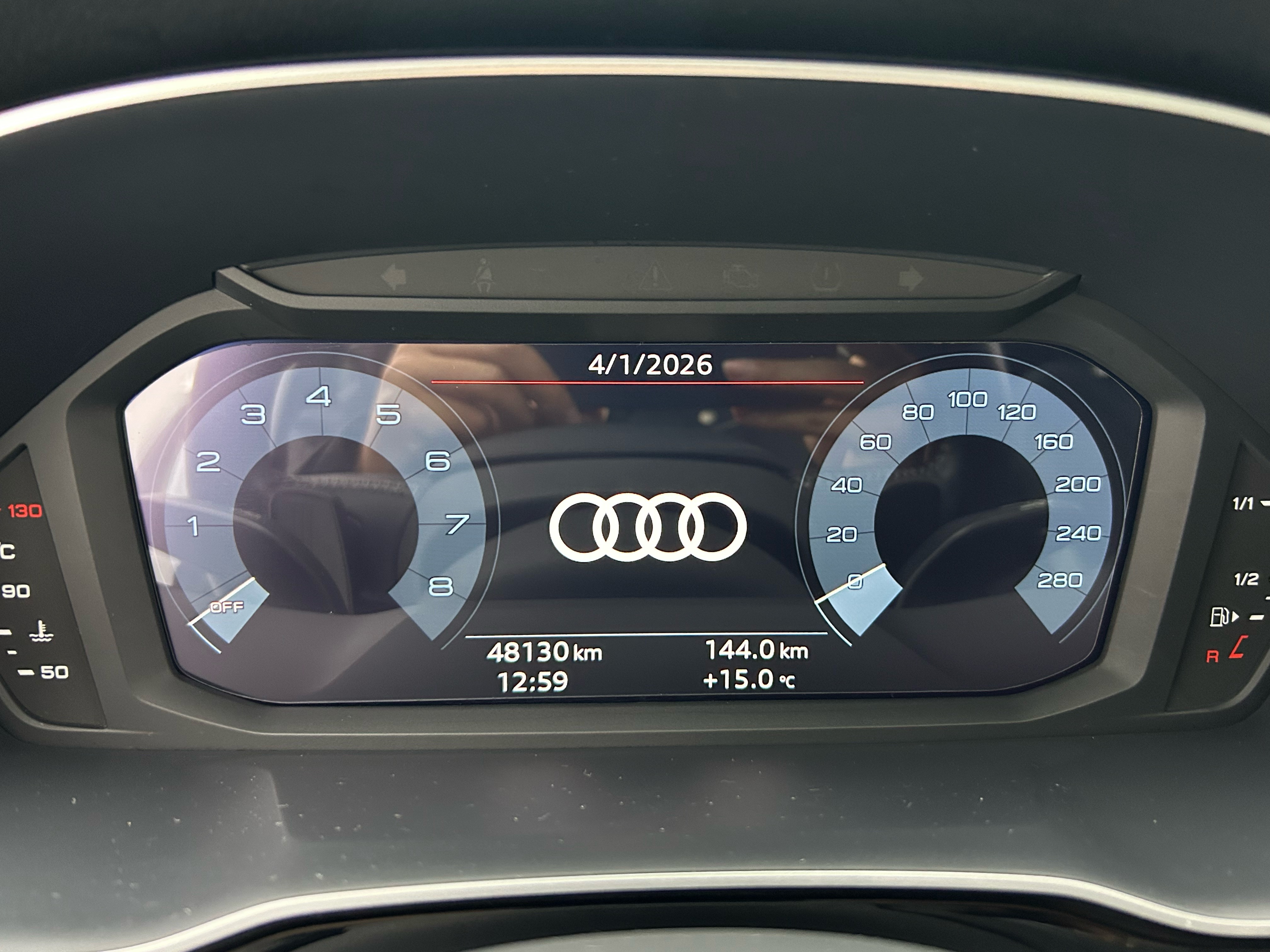 Audi Q3 2020 car image #11