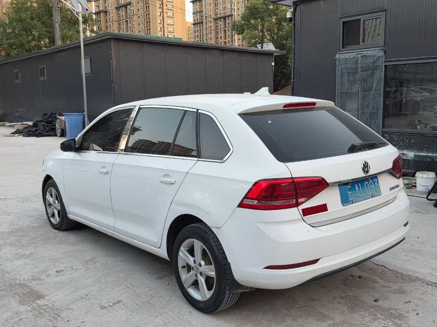 Volkswagen Santana 2015 car image #5