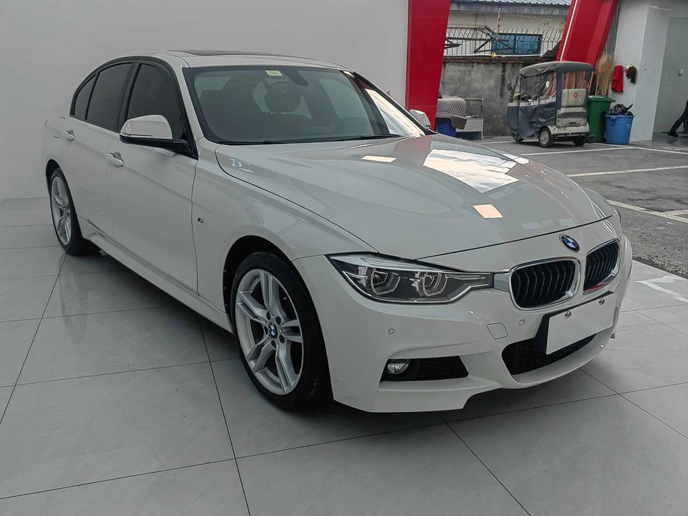 BMW 3 Series 2019 car image #3