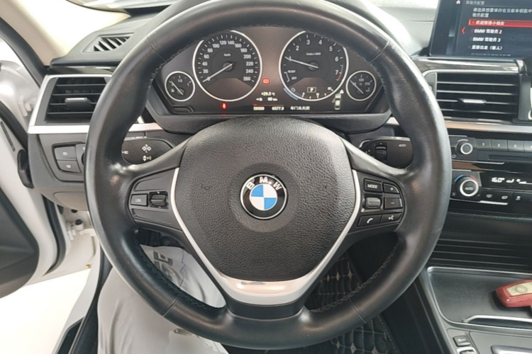 BMW 3 Series 2018 #11 BMW 3 Series 2018 car image #11