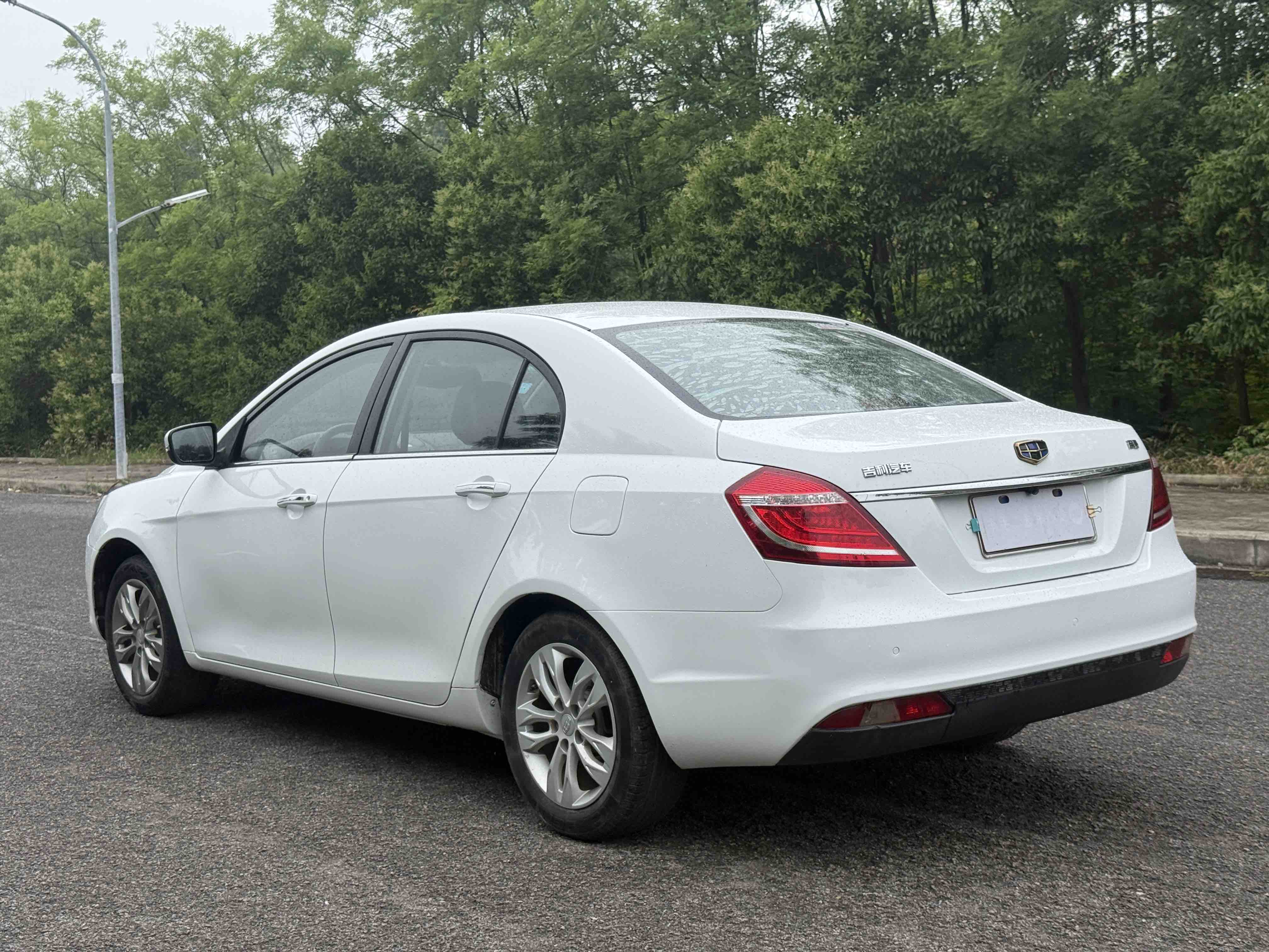GEELY Emgrand 2016 car image #8