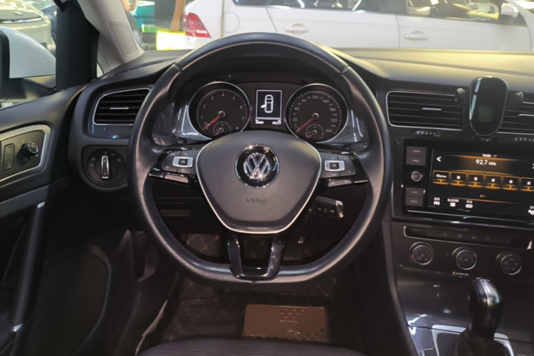 Volkswagen Golf 2020 #11 Volkswagen Golf 2020 car image #11