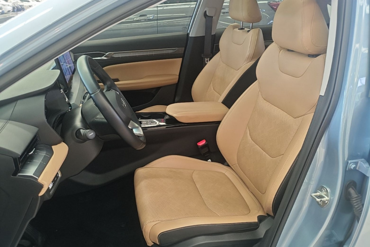 GEELY Emgrand L HiP 2023 car image #15