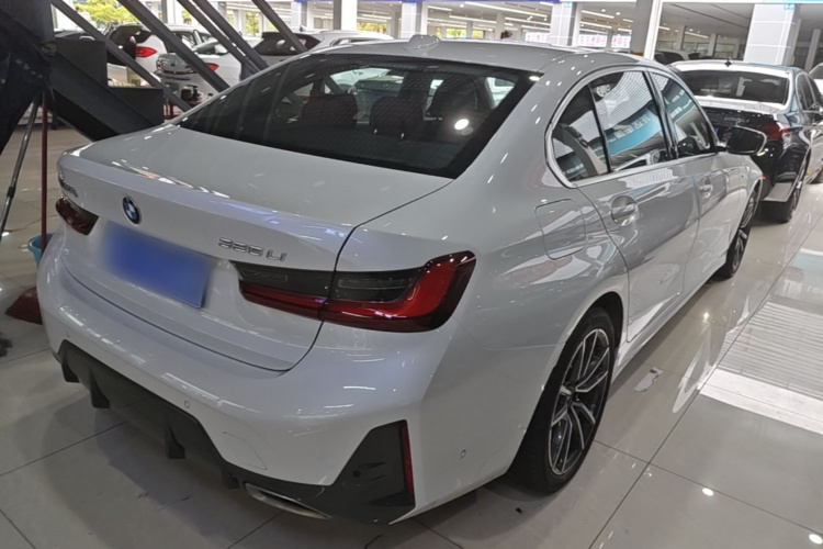 BMW 3 Series 2024 #7 BMW 3 Series 2024 car image #7