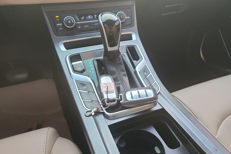 GEELY Emgrand 2019 car image #13