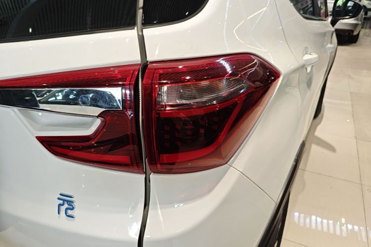 BYD Yuan New Energy 2019 car image #8
