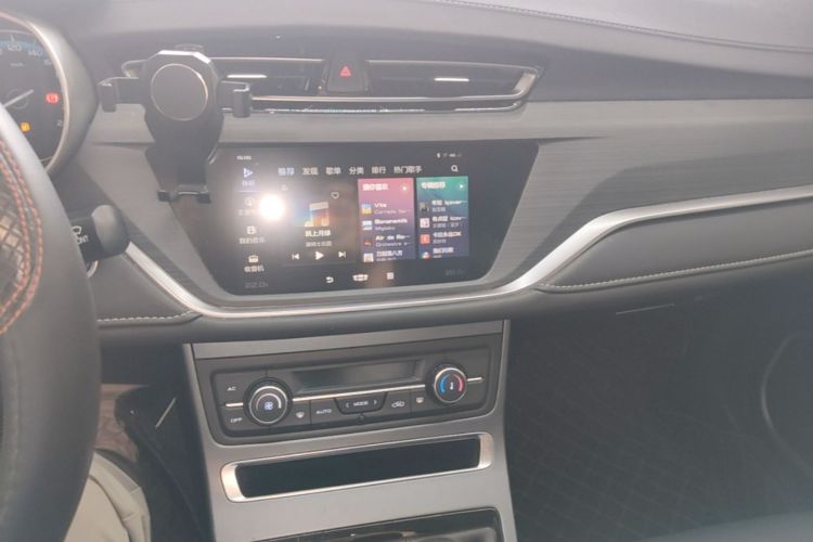 GEELY Emgrand 2021 car image #13