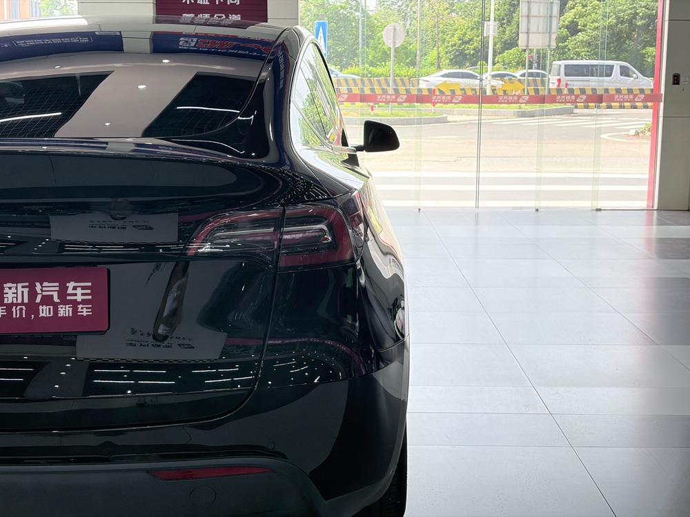 Tesla Model Y 2022 #12 Tesla Model Y 2022 car image #12