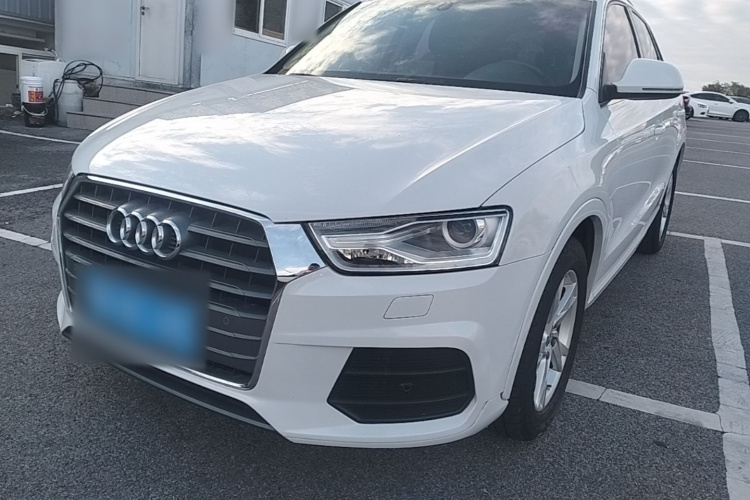 Audi Q3 2016 car image #2