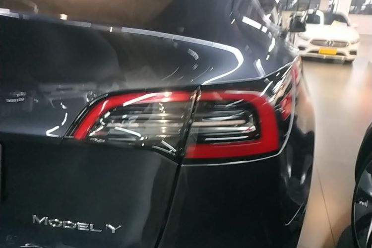Tesla Model Y 2024 #8 Tesla Model Y 2024 car image #8