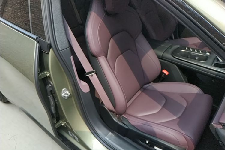 MI SU7 2025 immagine di auto #24
