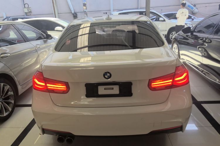 BMW 3 Series 2018 #6 BMW 3 Series 2018 car image #6
