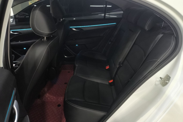 GEELY Emgrand 2021 car image #17