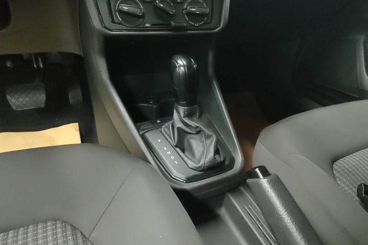 Volkswagen Santana 2021 car image #14