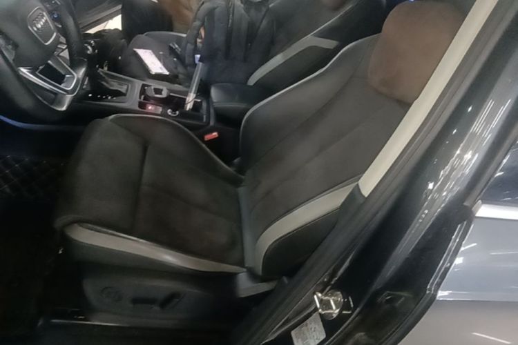 Audi Q3 2022 car image #15