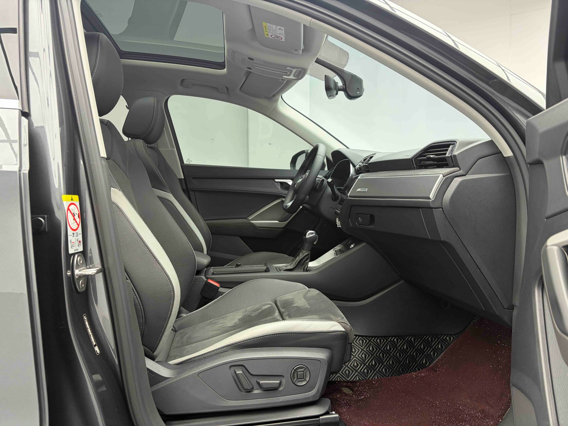 2023 car image #8