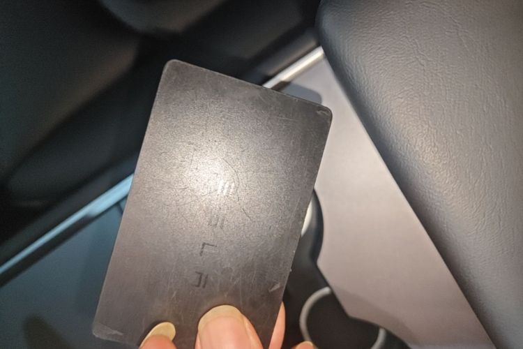 Tesla Model Y 2023 car image #9