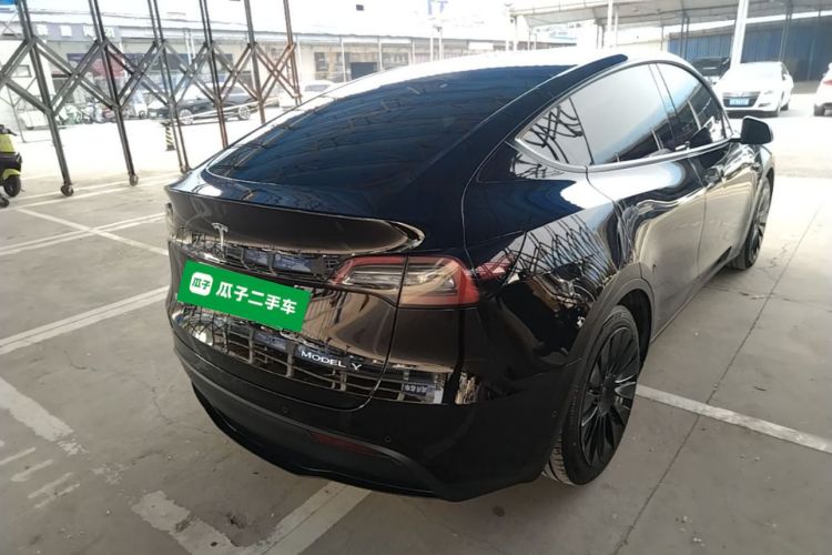 Tesla Model Y 2021 car image #7