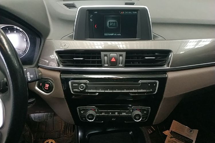 BMW X1 2019 car image #13