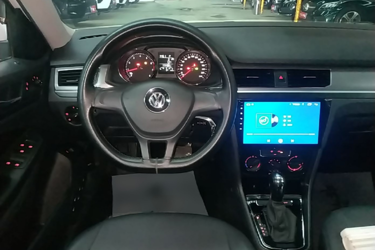 Volkswagen Bora 2021 car image #11