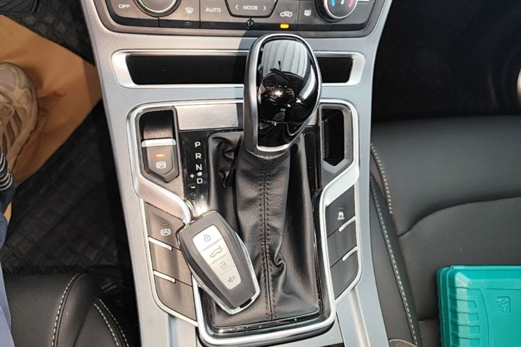 GEELY Emgrand 2020 #14 GEELY Emgrand 2020 car image #14