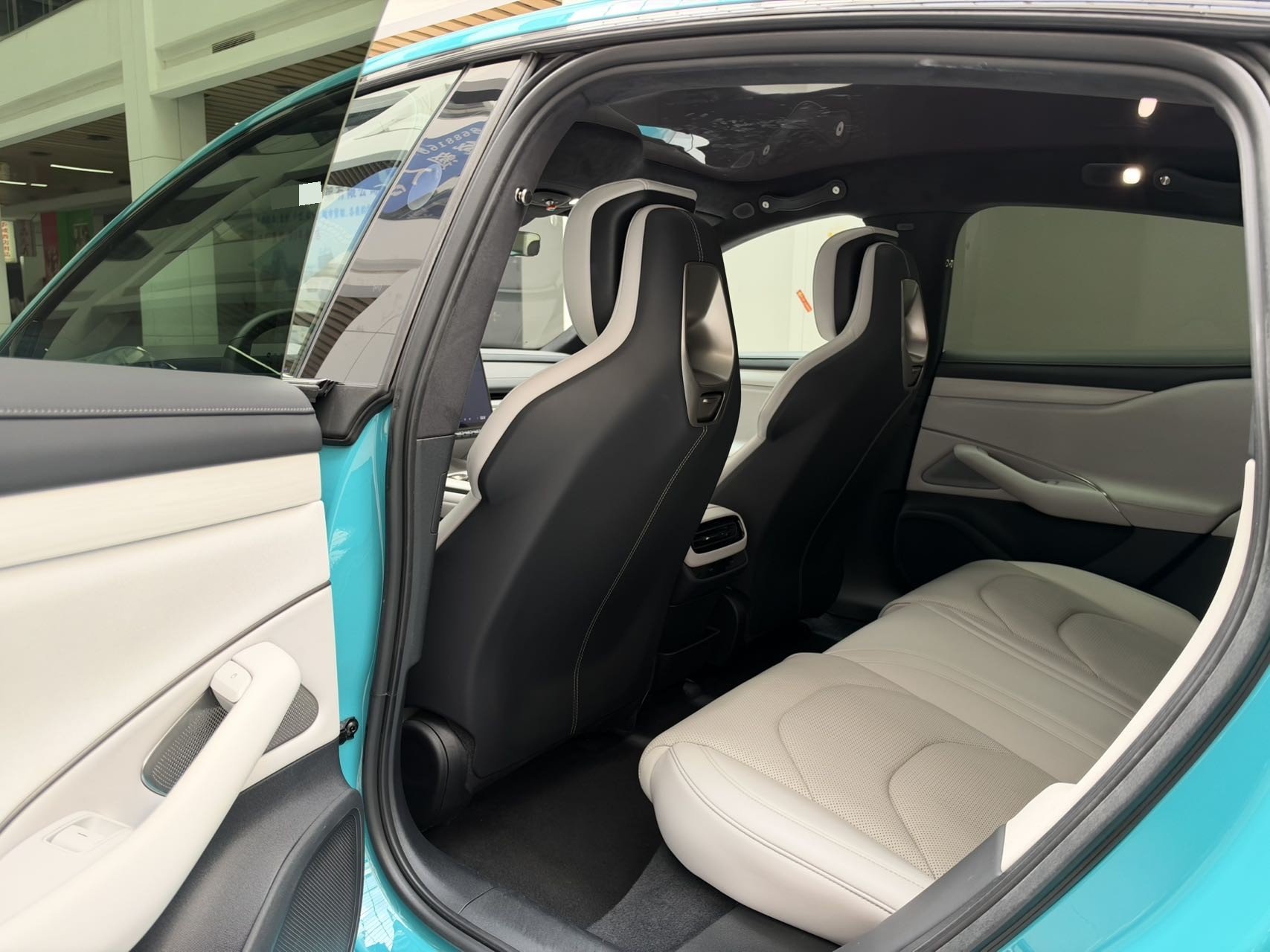 2024 #12 2024 immagine di auto #12
