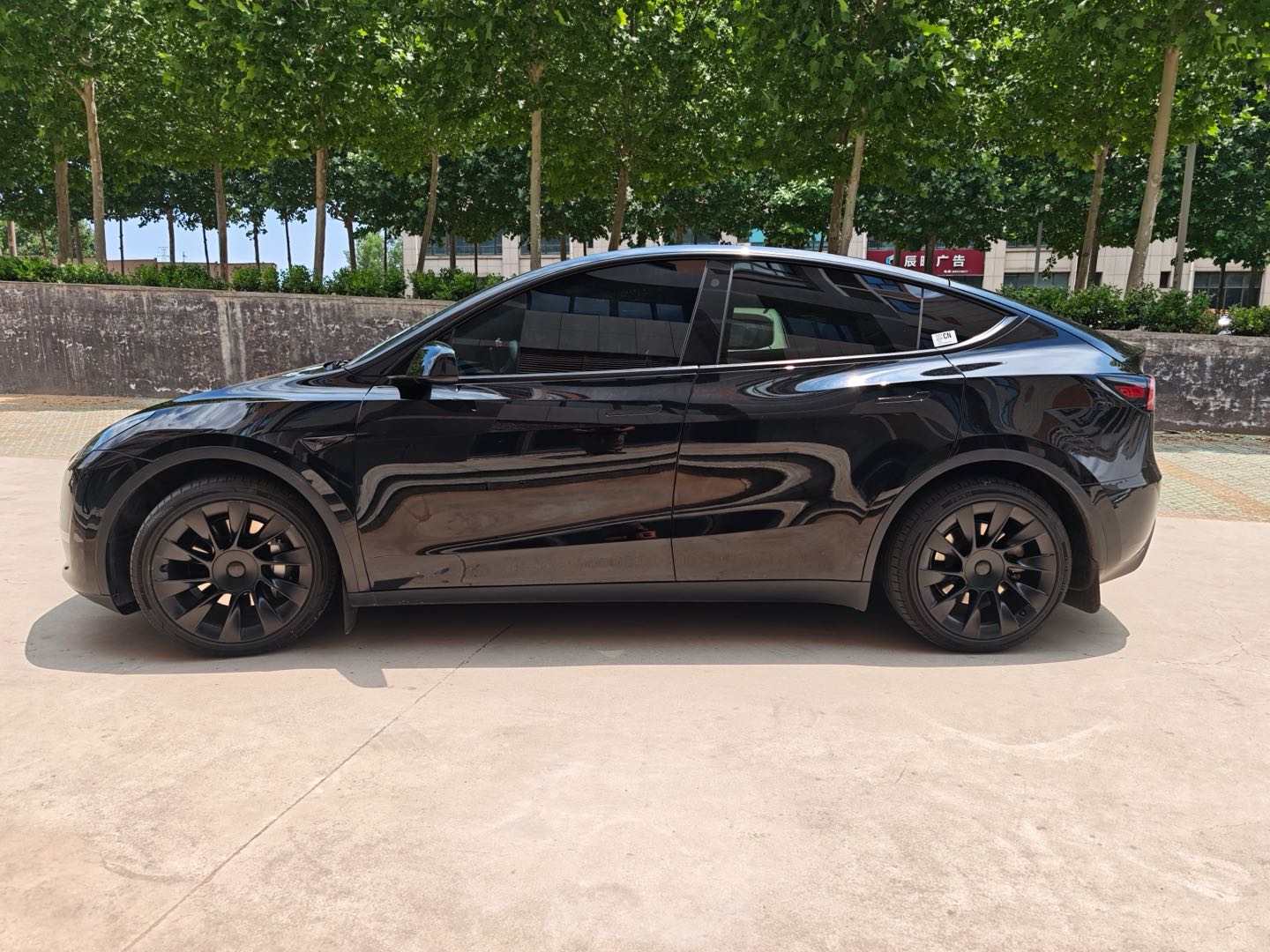 Tesla Model Y 2022 car image #6