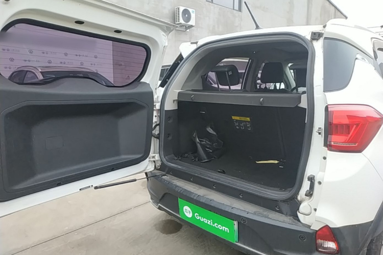 BYD Yuan New Energy 2019 car image #19
