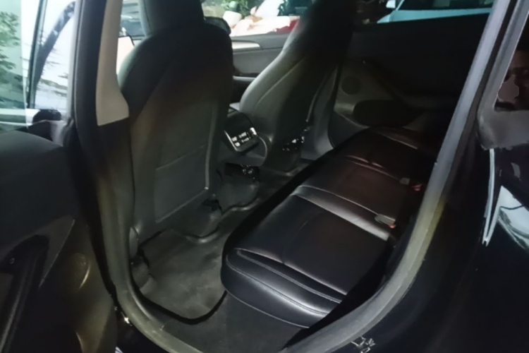Tesla Model Y 2021 #17 Tesla Model Y 2021 car image #17